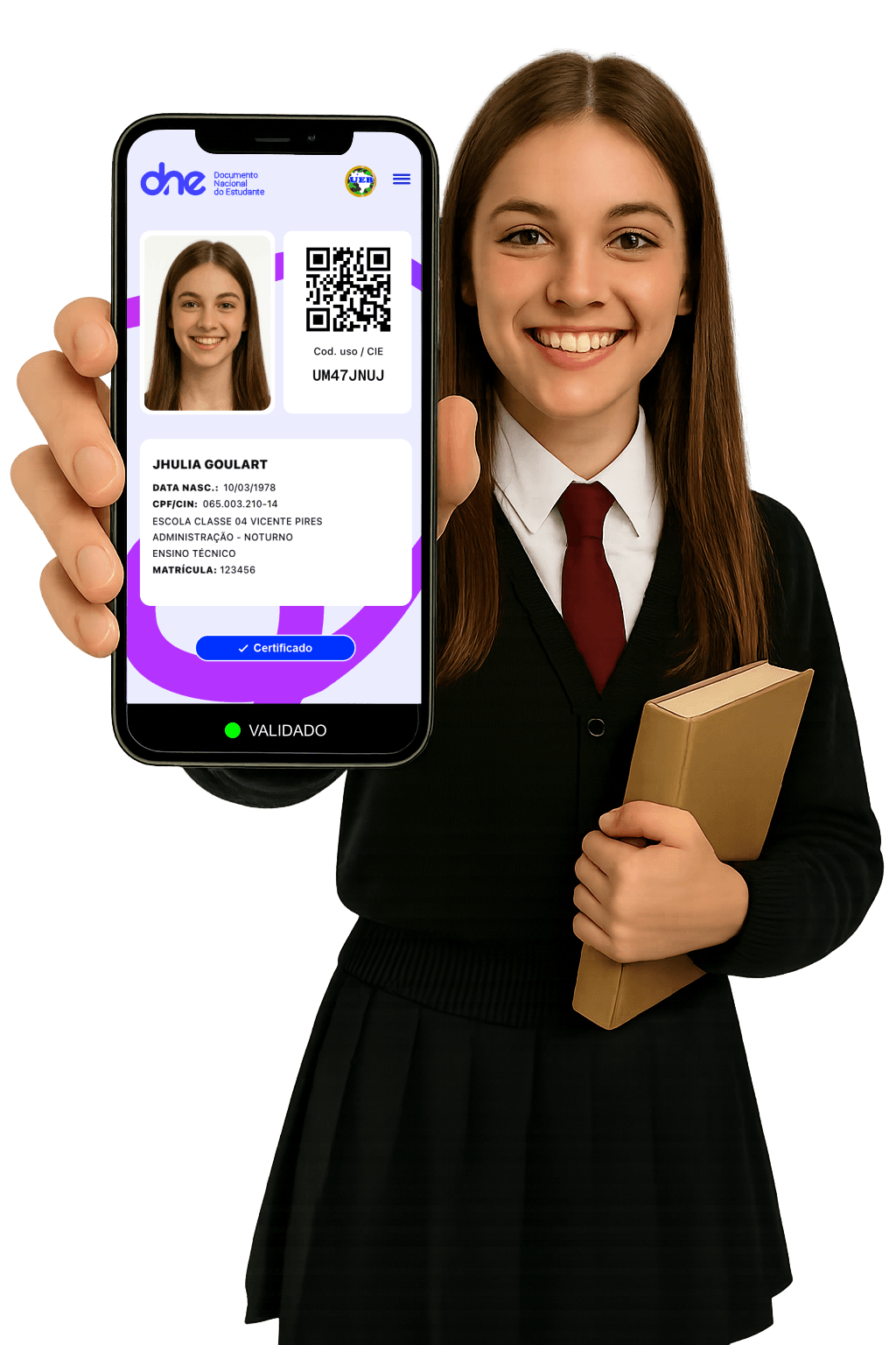 Estudante apresentando celular